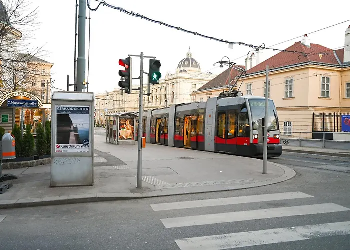 Premium For 4 Near Museumsquartier Metro U2 & U3